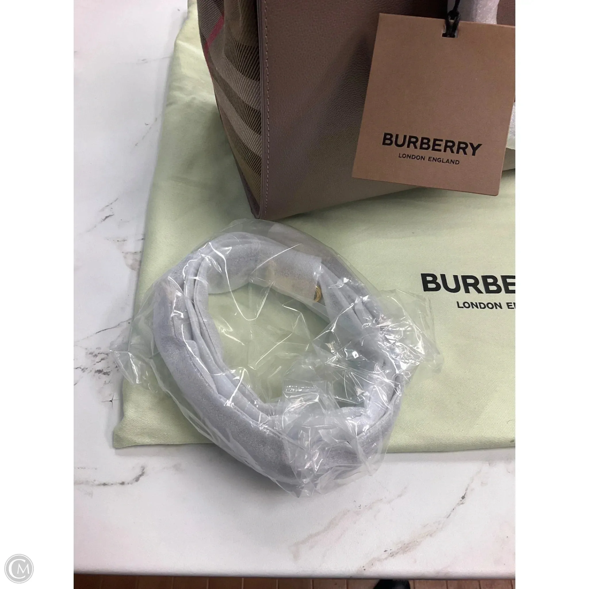 Burberry Handbags Handbag Luxury Designer By Burberry, Size: Large