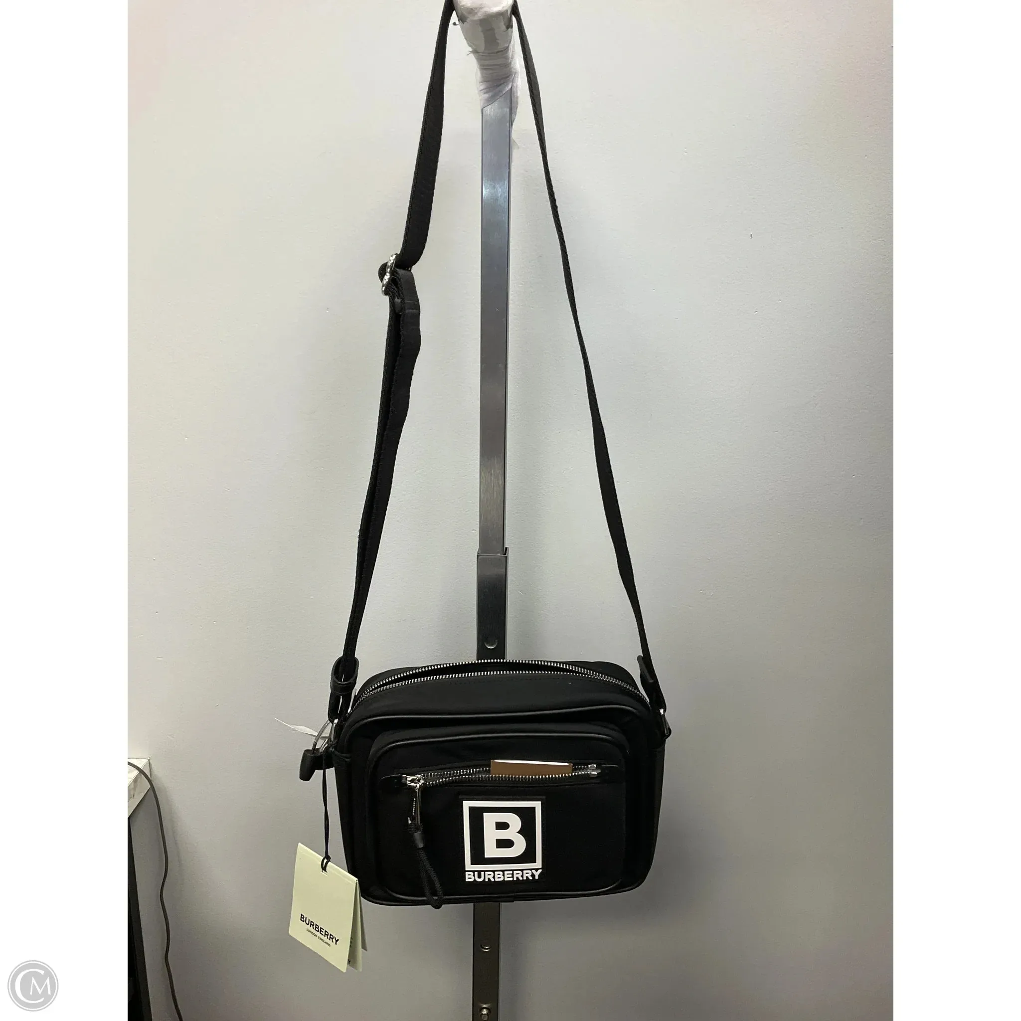 Burberry Handbags Handbag Luxury Designer By Burberry, Size: Small