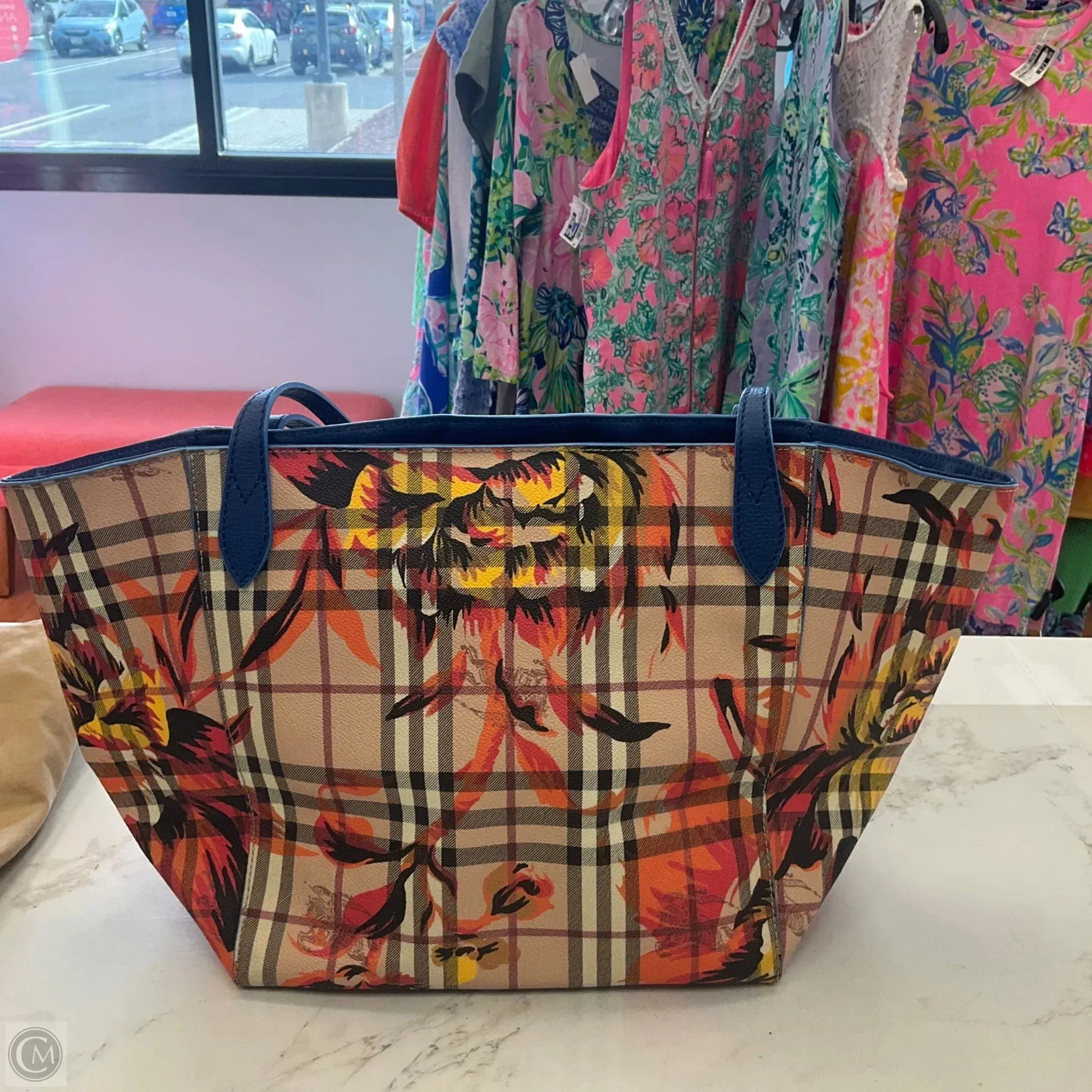 Burberry Handbags Tote Luxury Designer By Burberry, Size: Medium