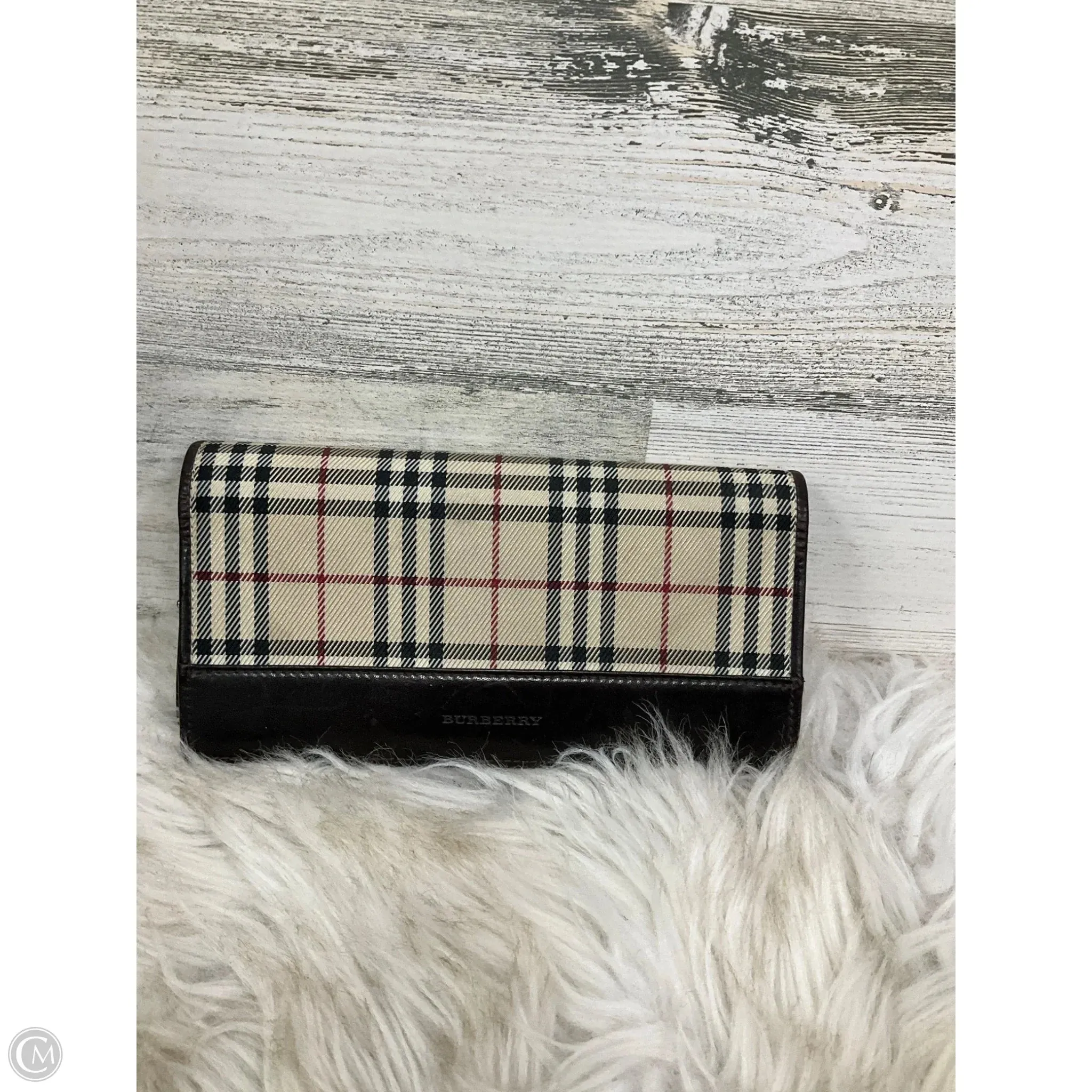 Burberry Handbags Wallet By Burberry, Size: Medium
