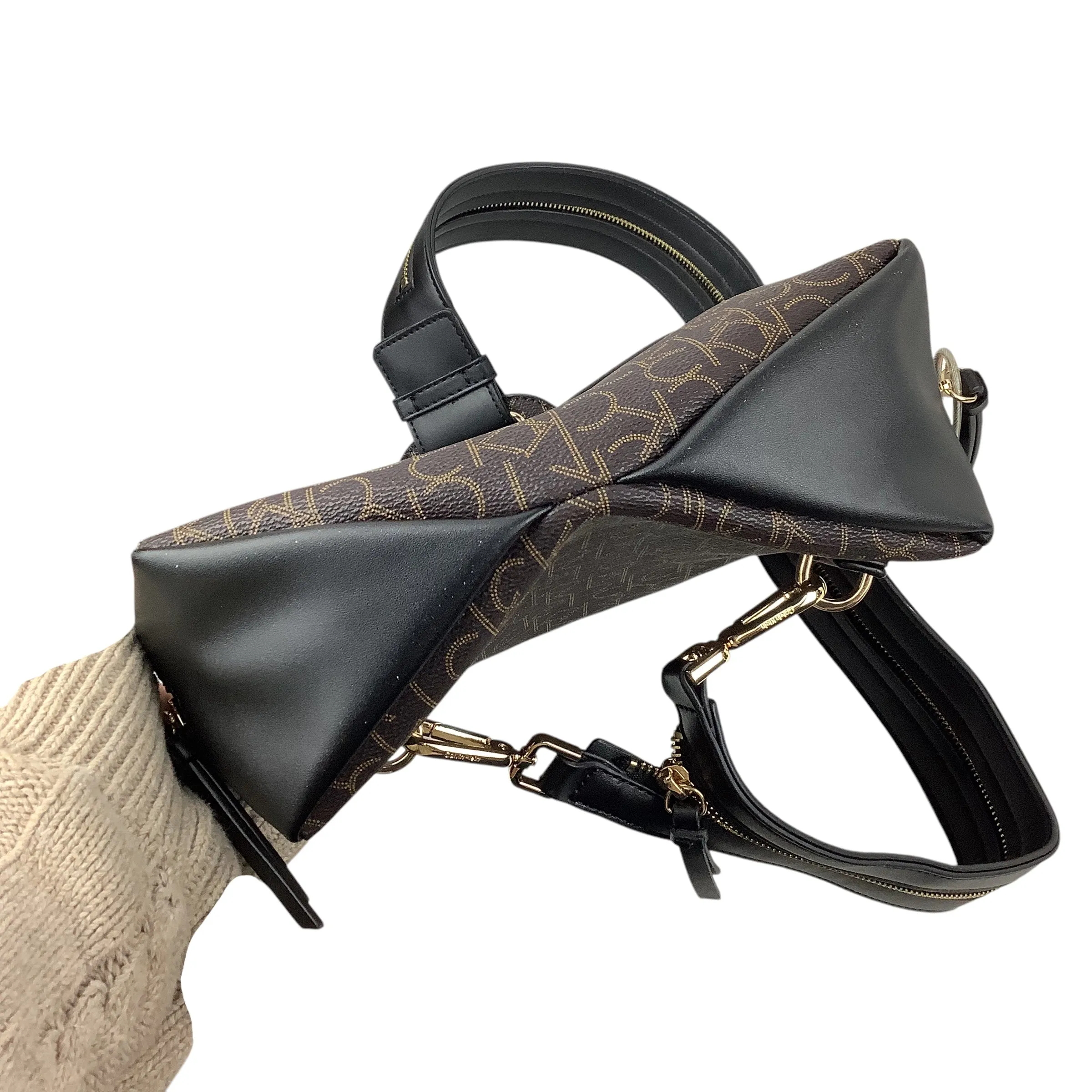 Calvin Klein Handbags Crossbody/Backpack By Calvin Klein, Size: Large