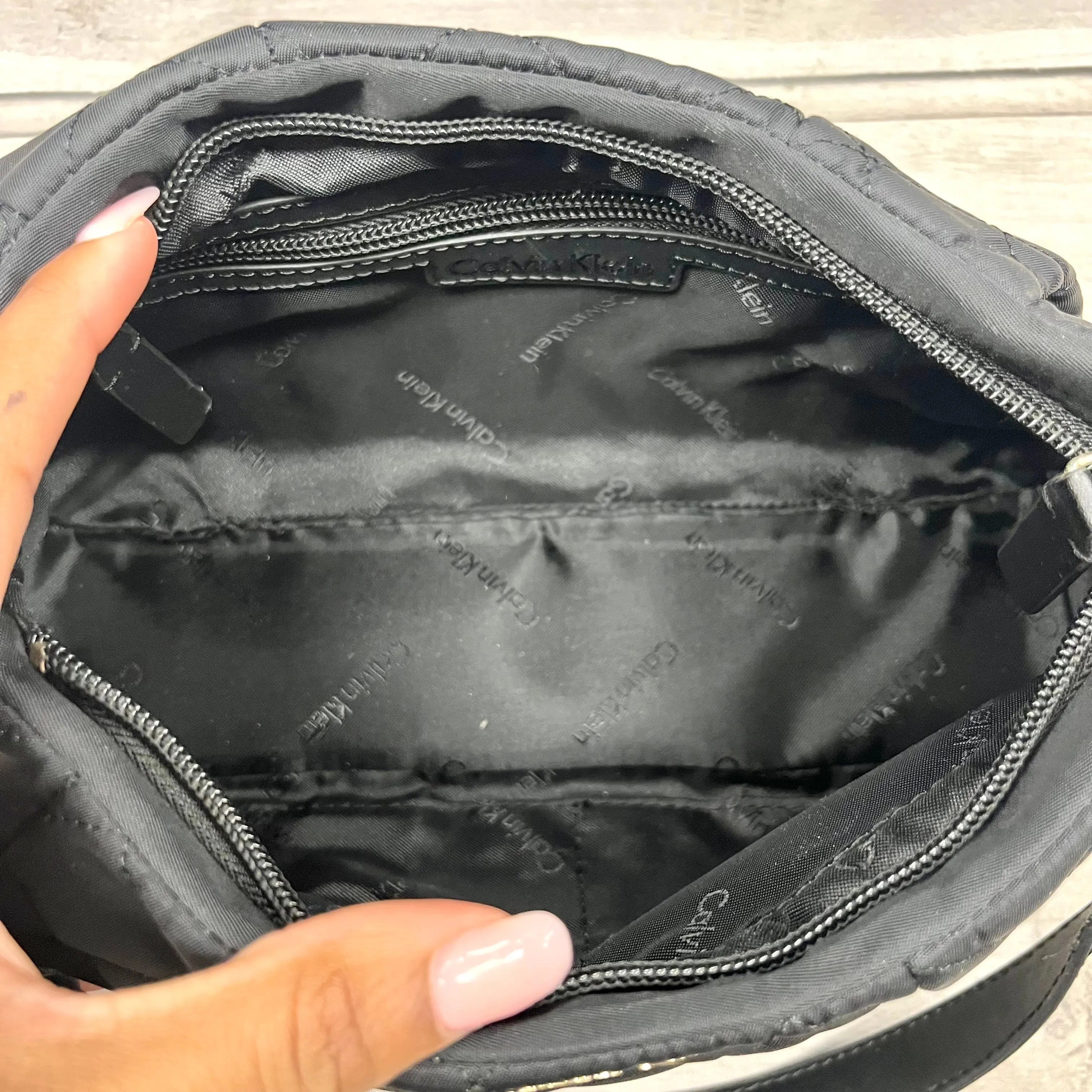 Calvin Klein Handbags Handbag By Calvin Klein, Size: Medium