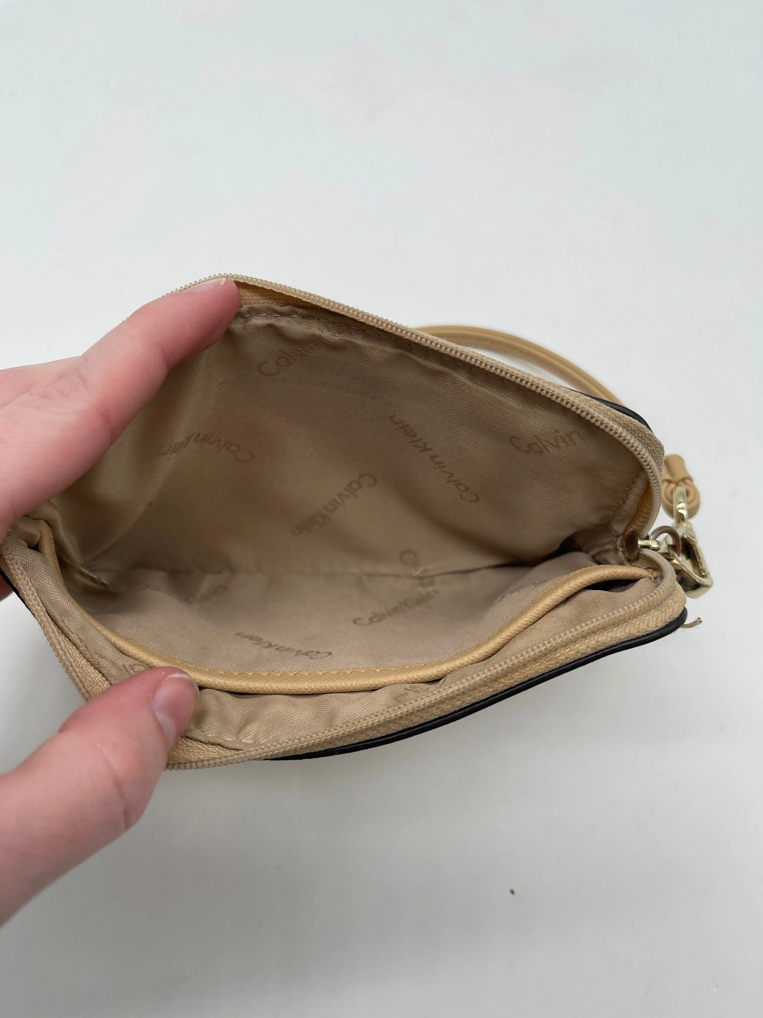 Calvin Klein Handbags Wristlet By Calvin Klein, Size: Medium