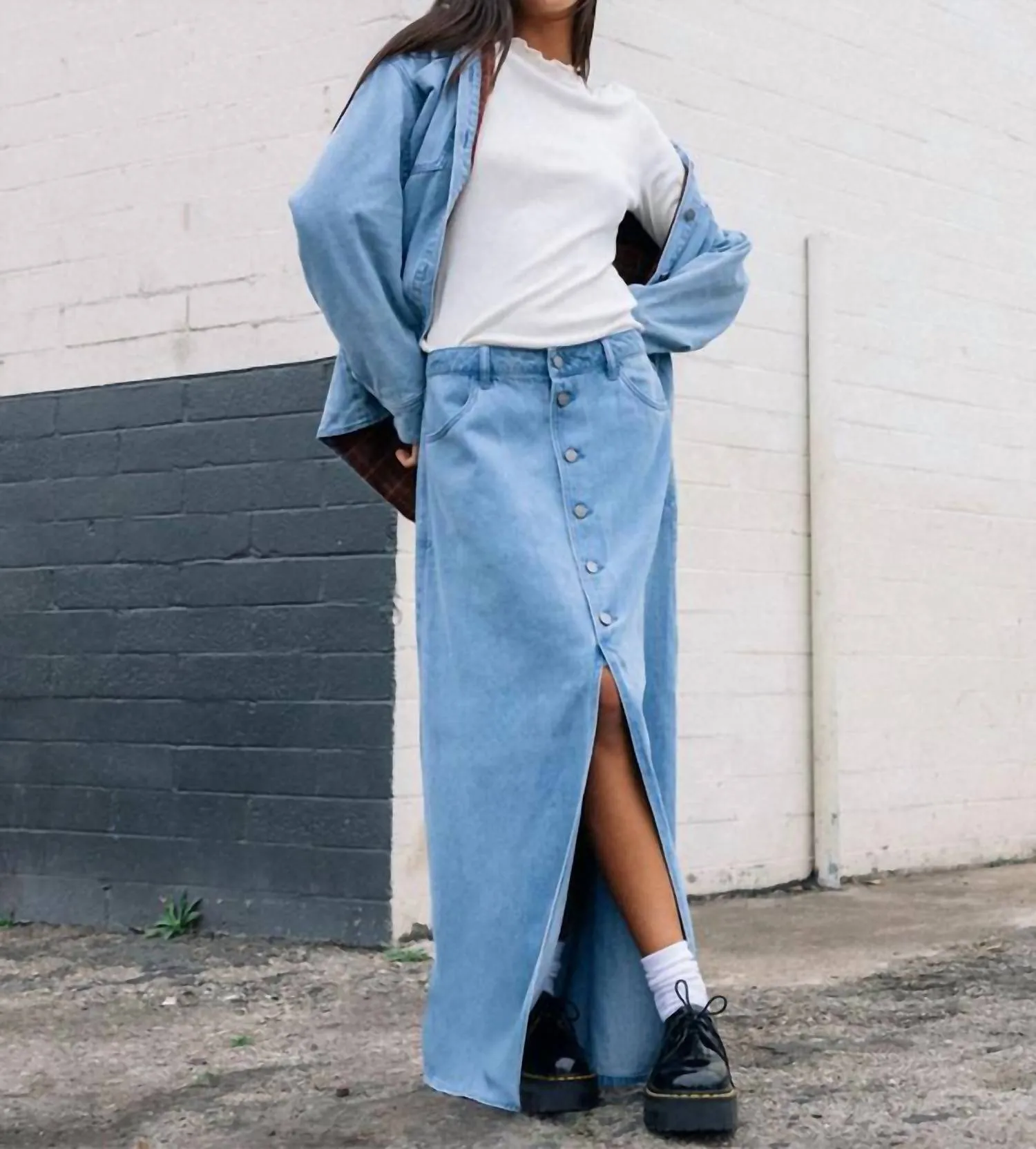 Chill Trap Skirt In China Blue