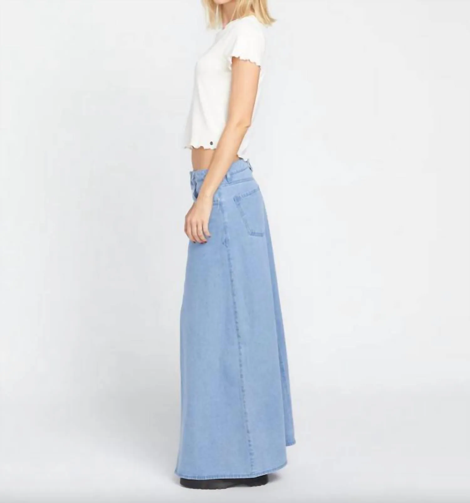 Chill Trap Skirt In China Blue