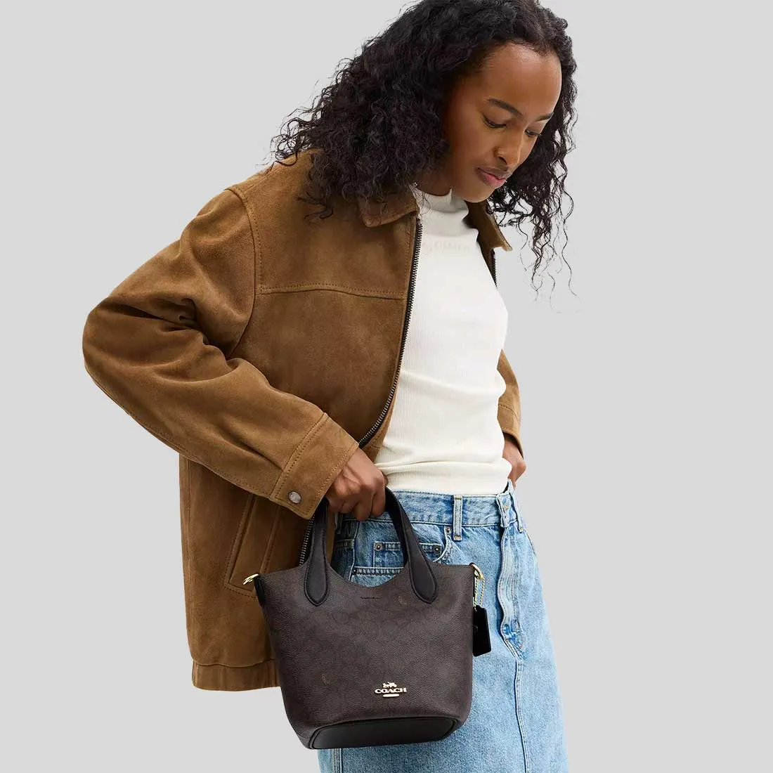Coach Bags COACH Hanna Bucket Bag In Signature Canvas Walnut/Black CAF16