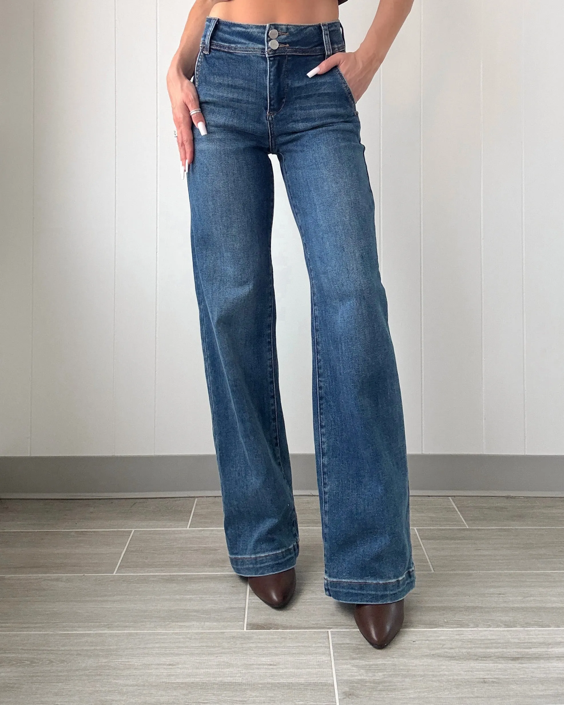 Evelyn High Rise Double Button Jeans - Denim
