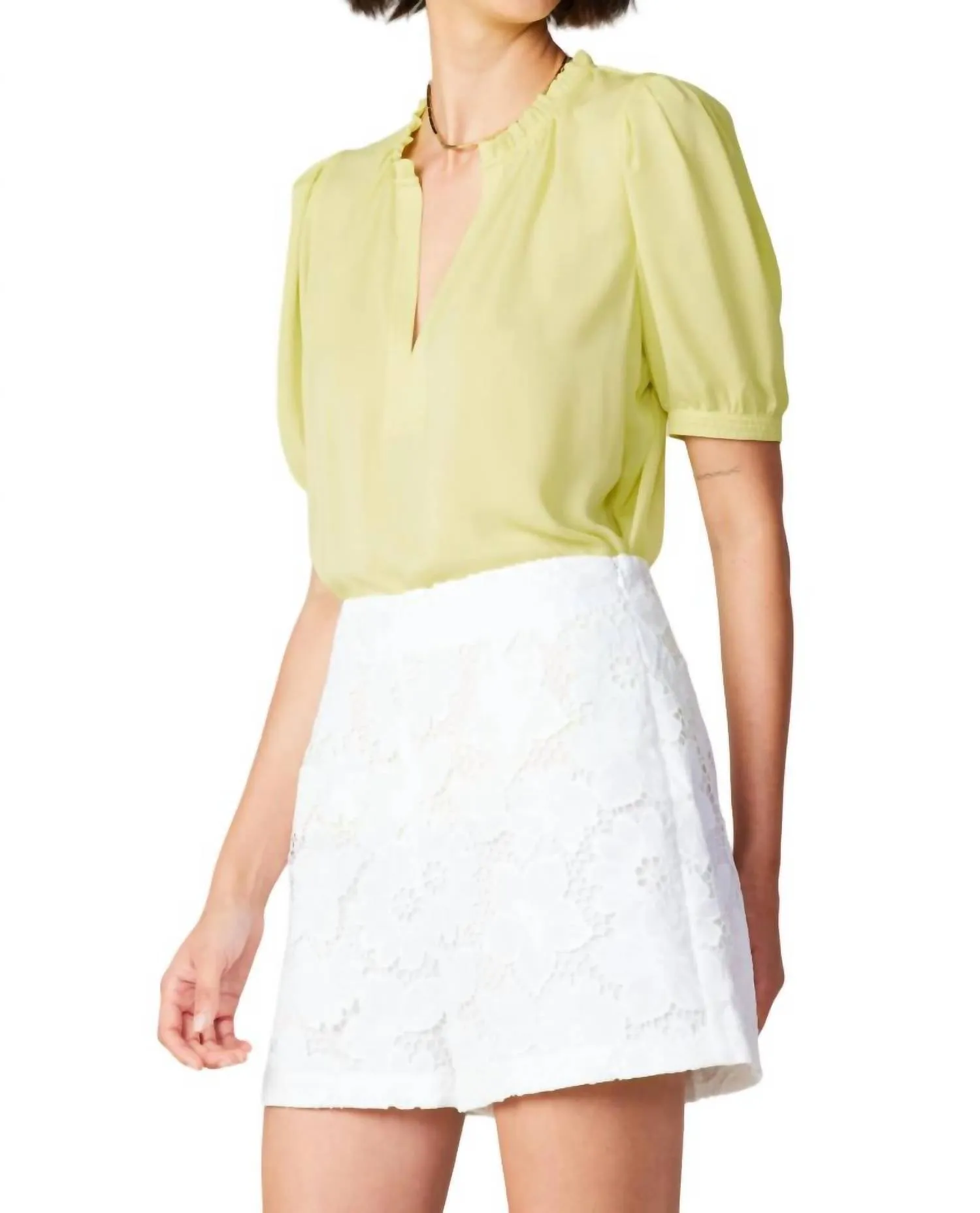 Floral Lace Short In White