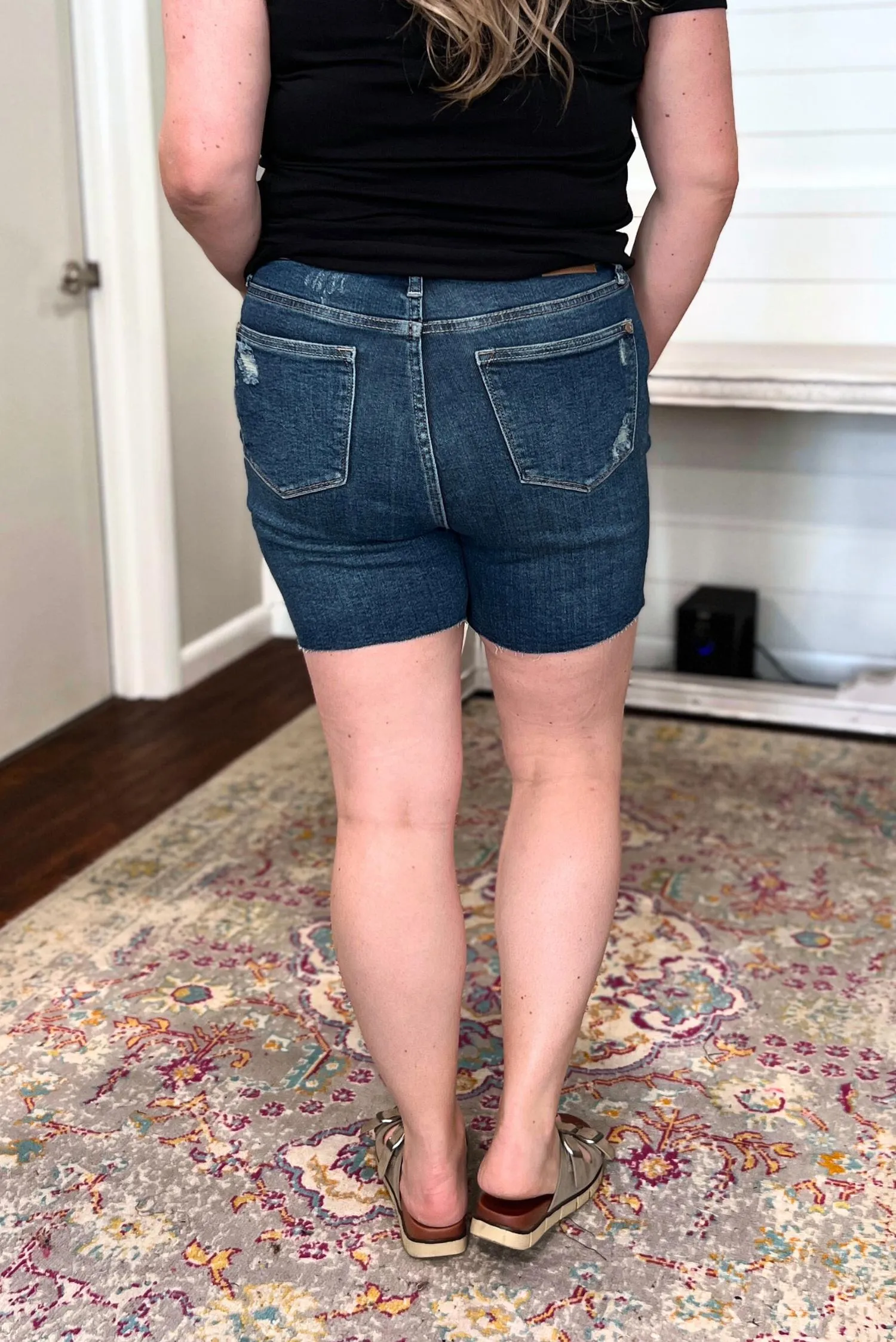 High Waist Mild Destroy Cut Off Shorts In Dark Wash