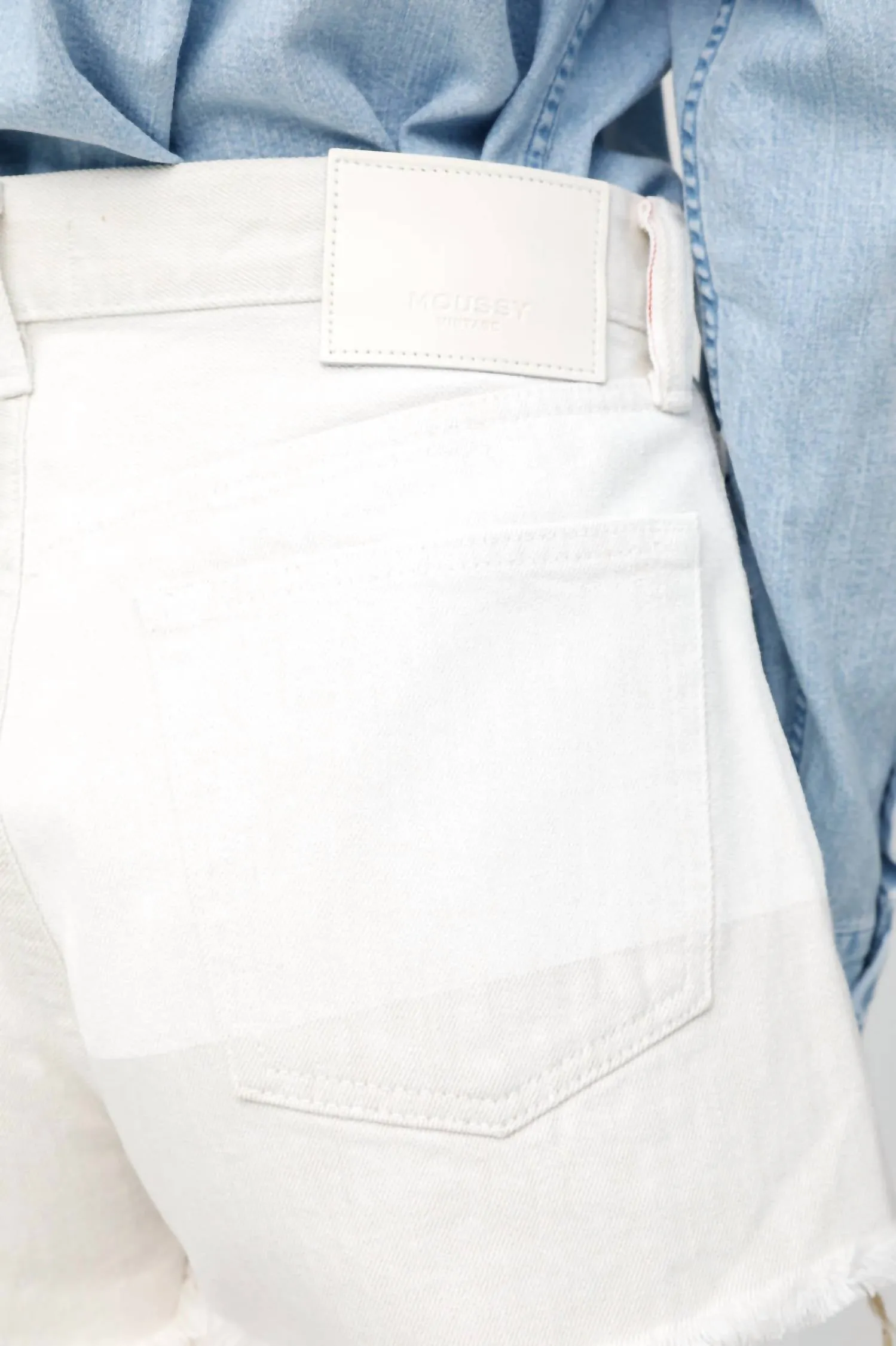 Jester Shorts In White