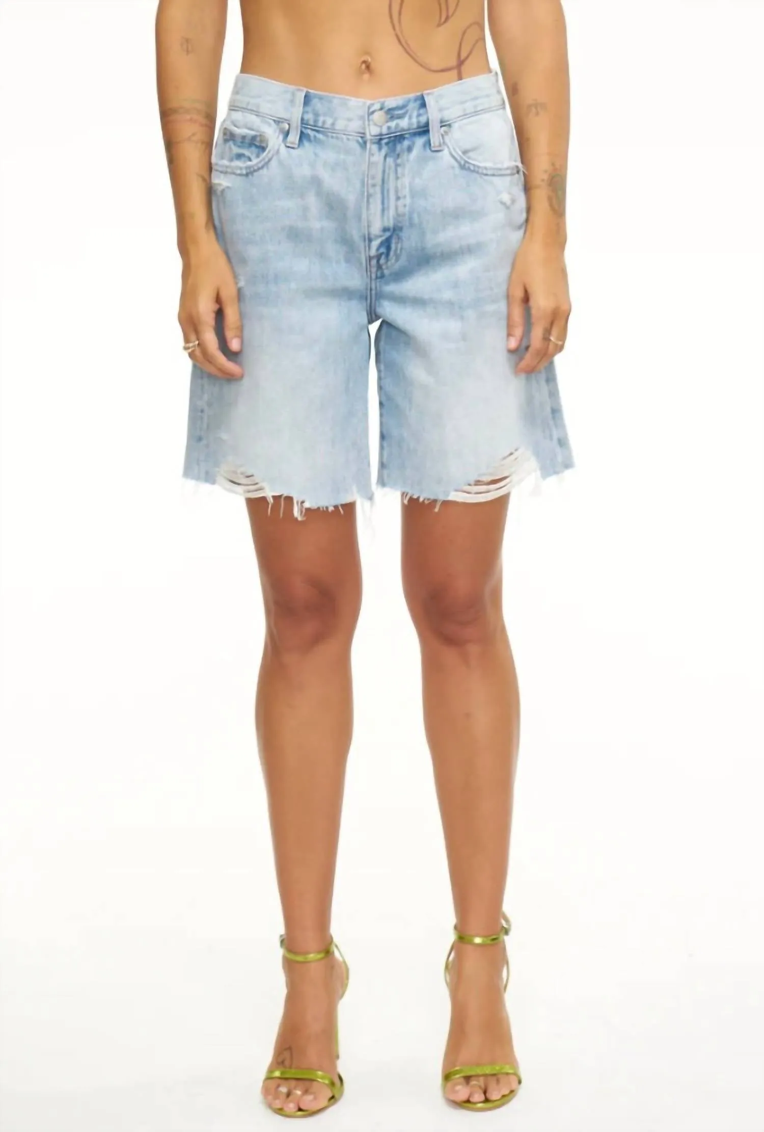 Kelly 90S Skater Short - Rotunda Distressed In Light Wash