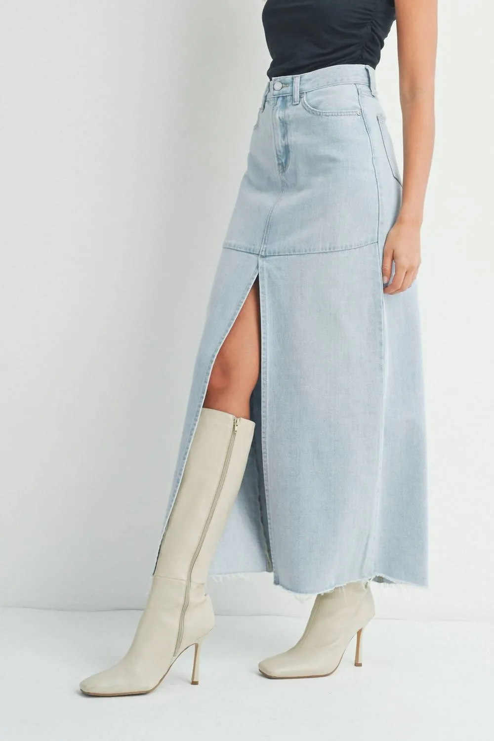 Maxi Open Slit Denim Skirt In Light Wash