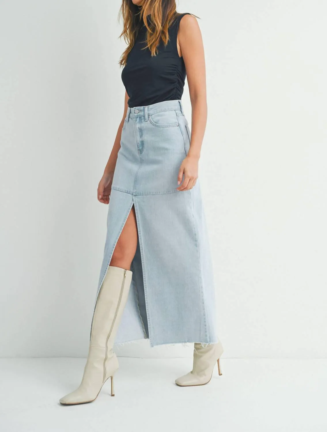 Maxi Open Slit Denim Skirt In Light Wash