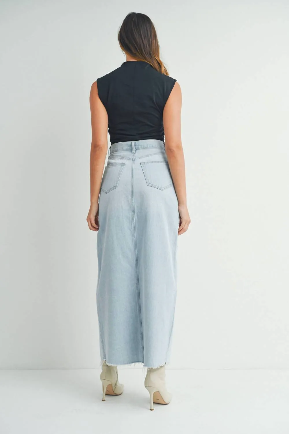 Maxi Open Slit Denim Skirt In Light Wash