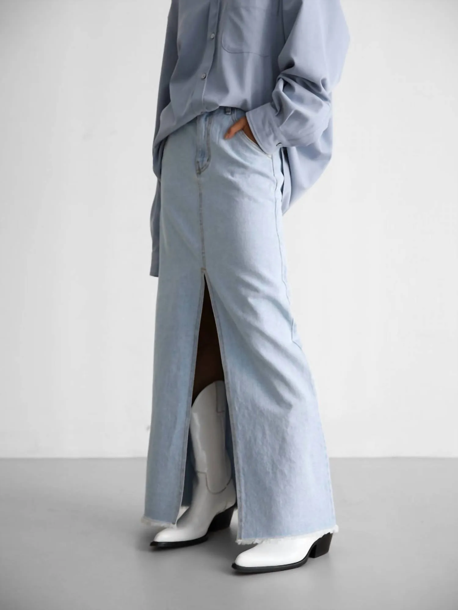 Raw Hem Denim Maxi Skirt In Light Wash