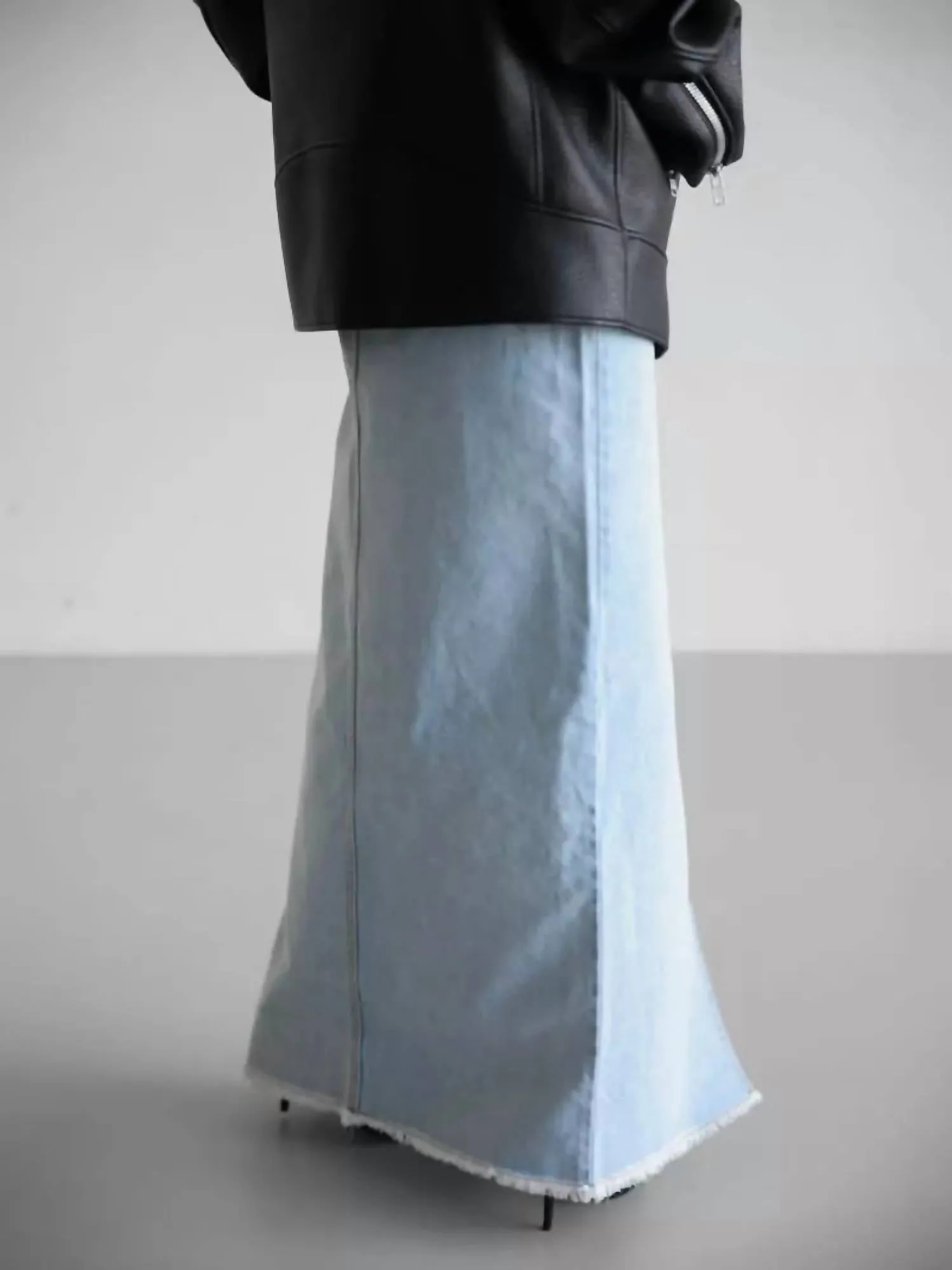 Raw Hem Denim Maxi Skirt In Light Wash