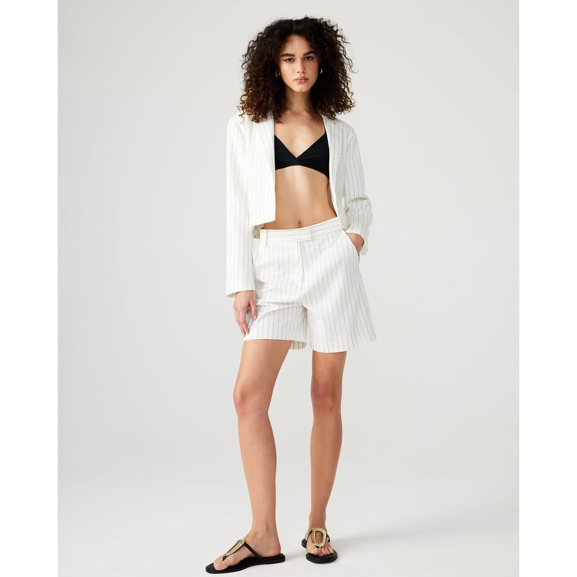 Rubina Shorts White/black