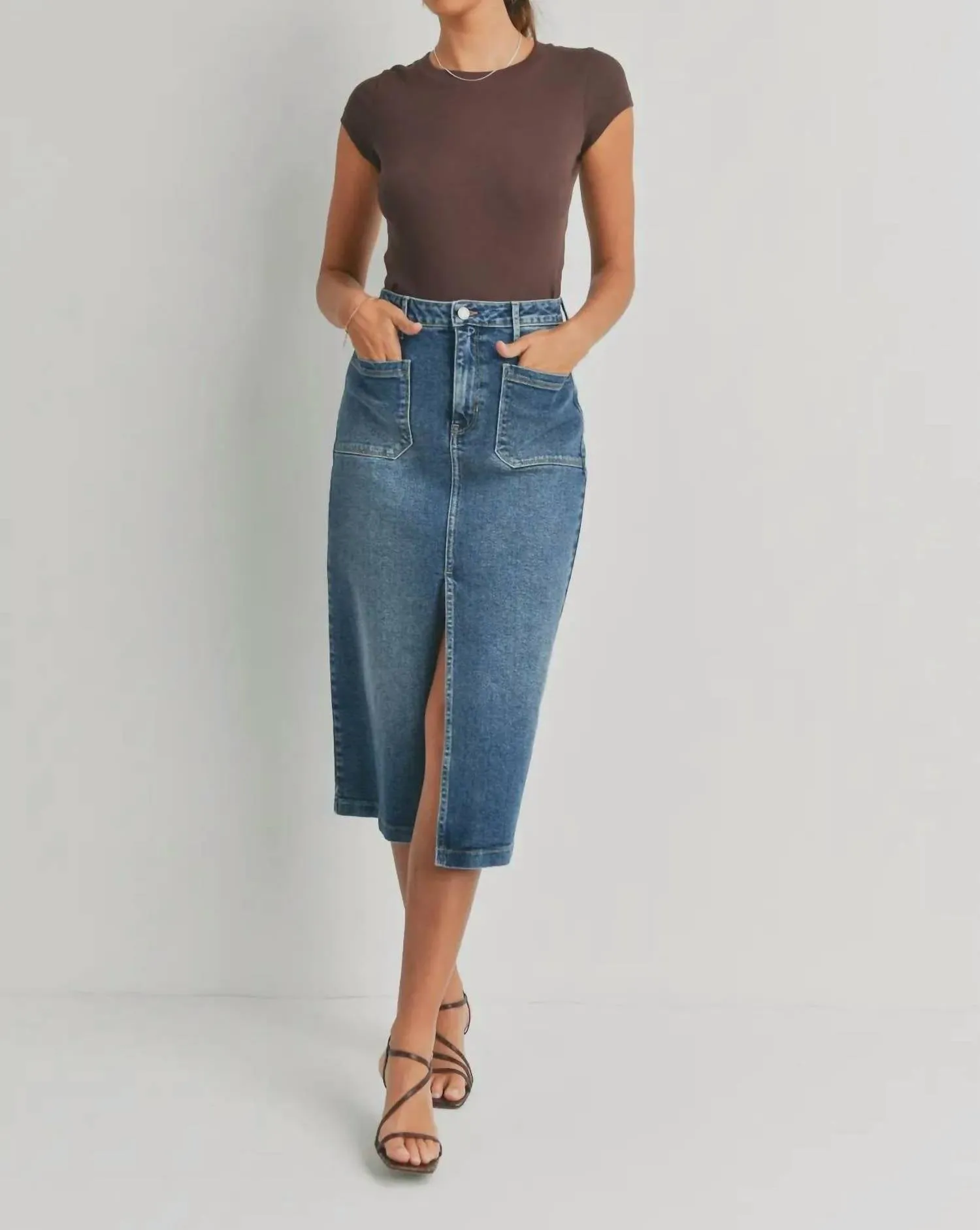 Utility Pocket Denim Skirt In Medium Denim