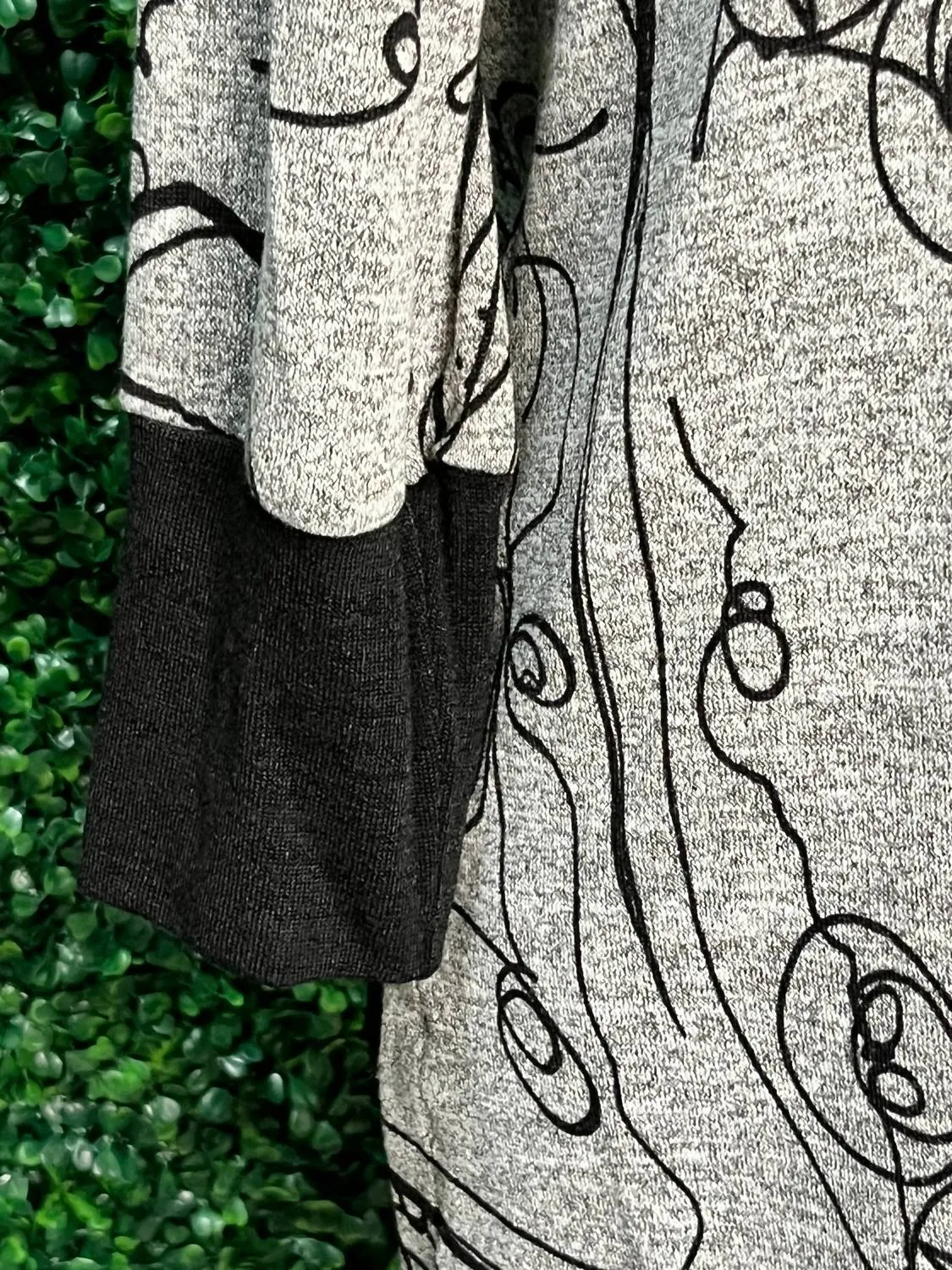 Women Cherish This Moment Tunic In Grey/black
